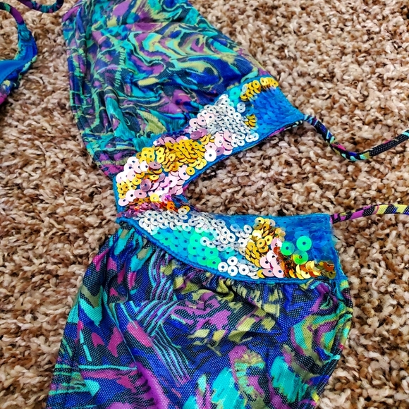 Victoria's Secret Bikini - Picture 3 of 5